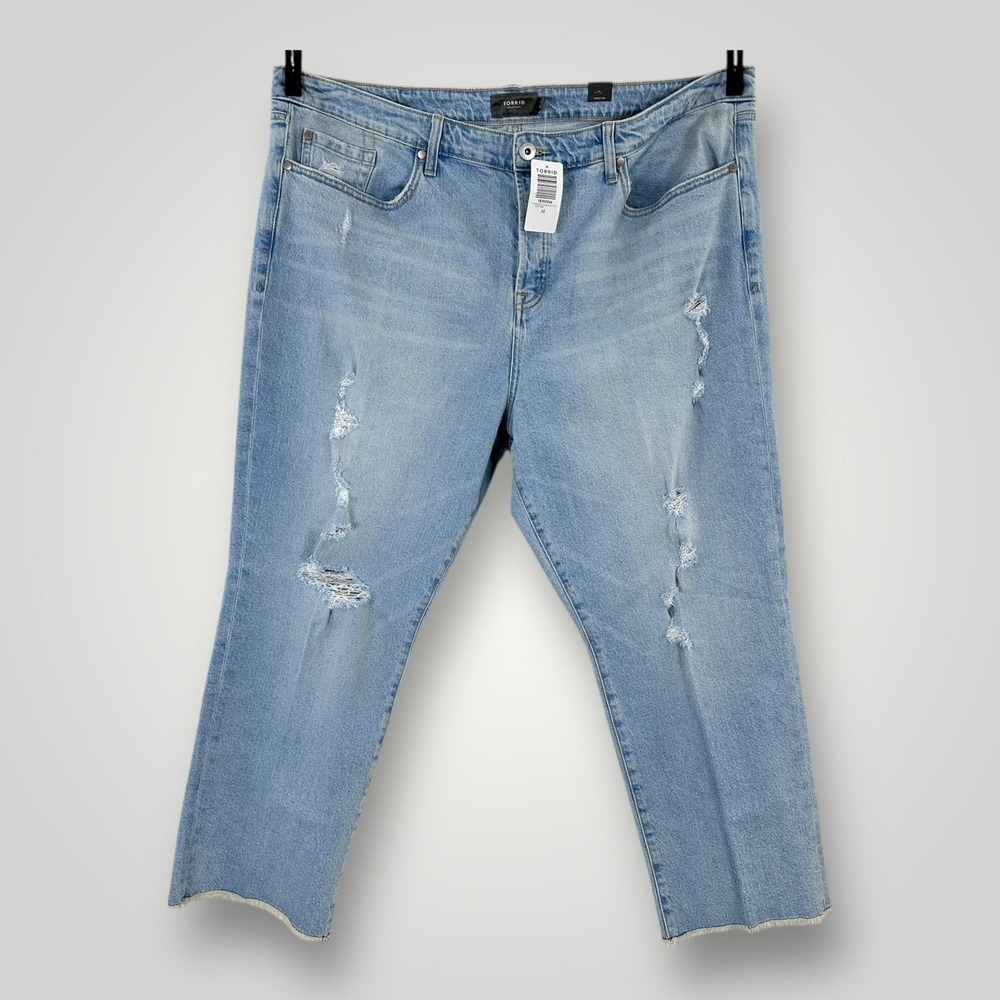 NEW Torrid Jeans Womens 22R Light Stovepipe Distressed Button Fly Crop Raw Hem